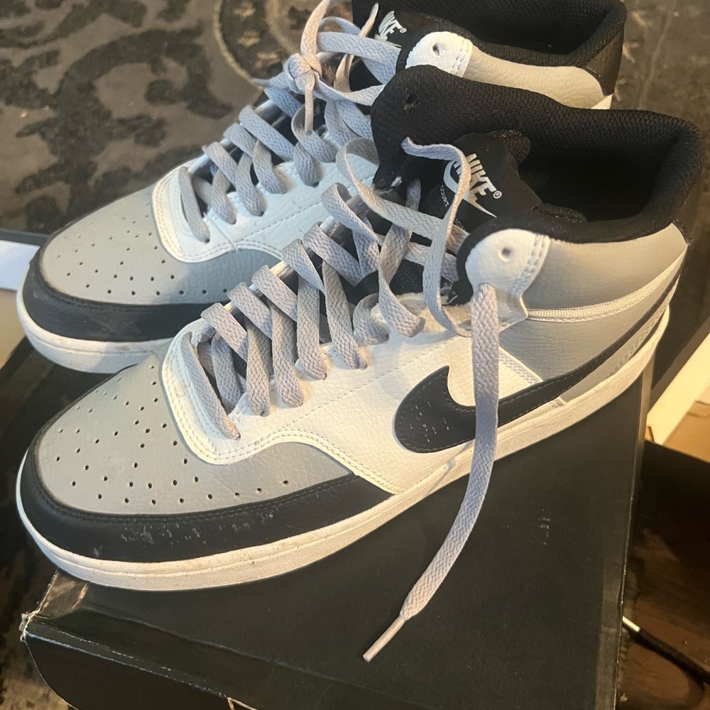 Nike Gray and Black Athletic Shoes High-Top Design
